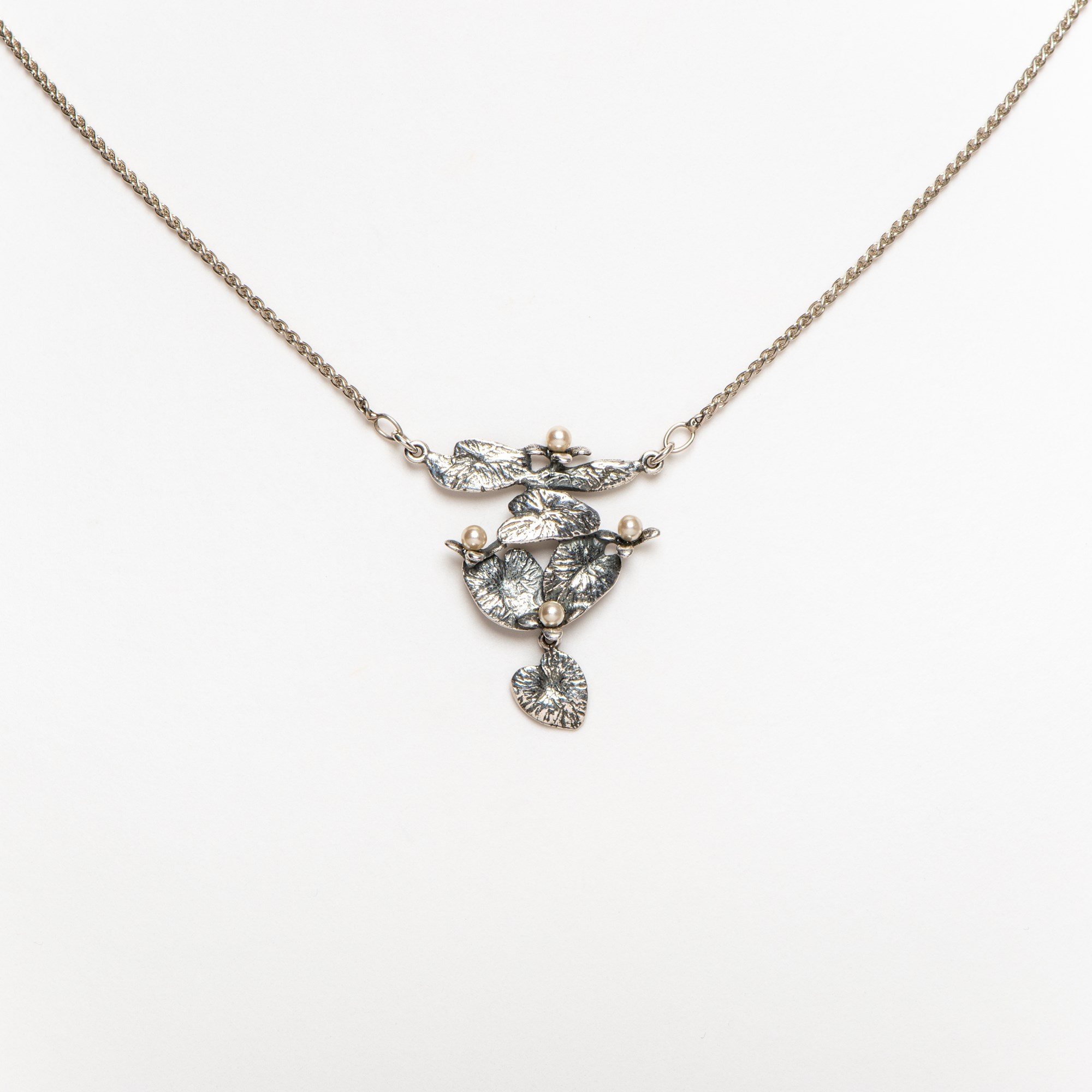 Secrets d'eau de collier