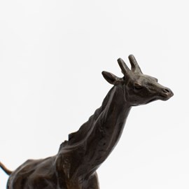 Sculpture en bronze Girafe au galop