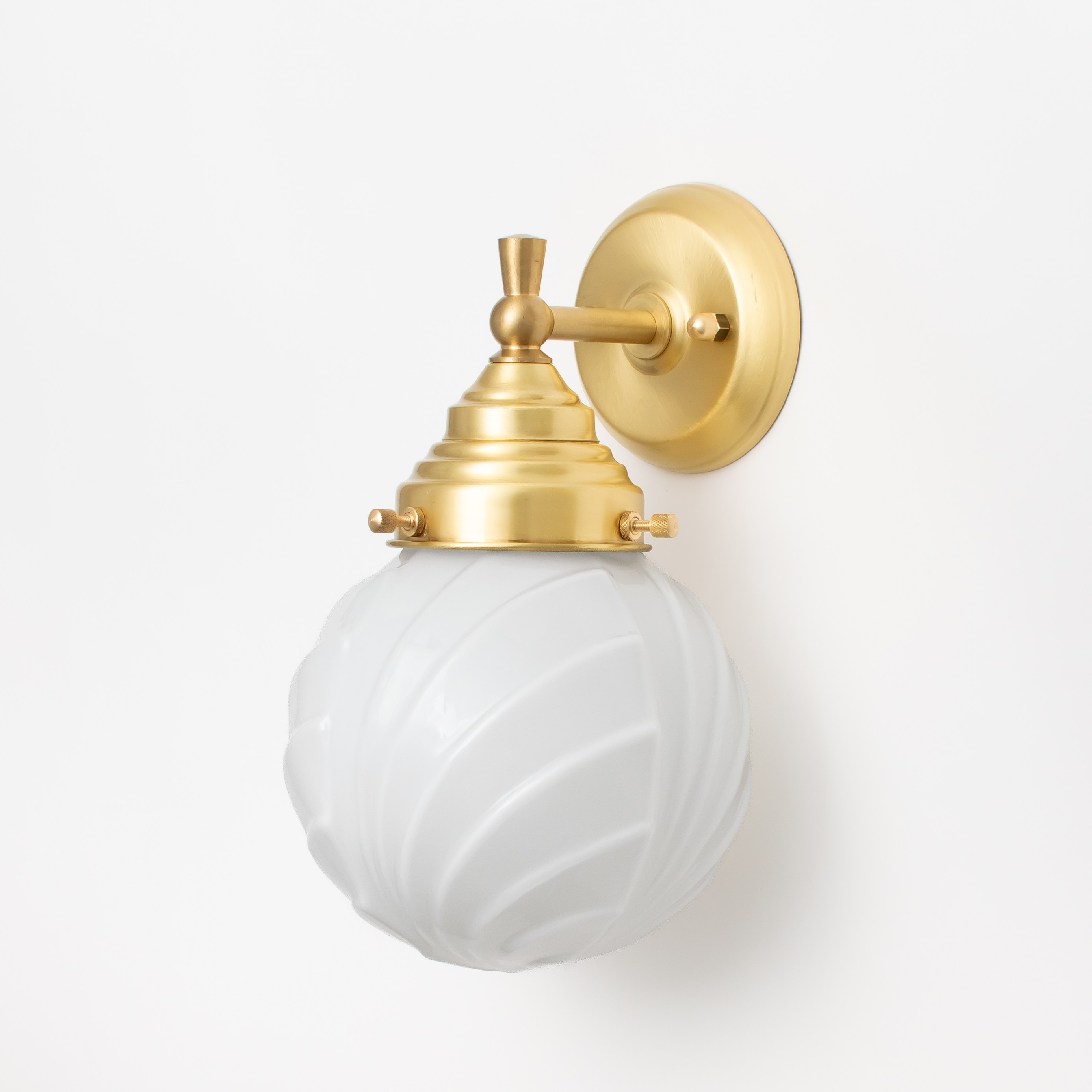 Applique Murale Swingbulb Royal Laiton