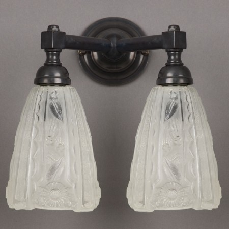 Lampe de salle de bains abat-jour en V avec abat-jour gravé