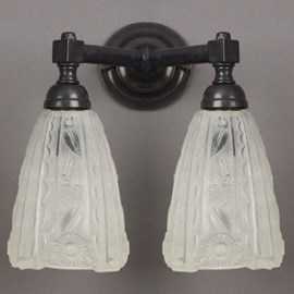 Lampe de salle de bains abat-jour en V avec abat-jour gravé